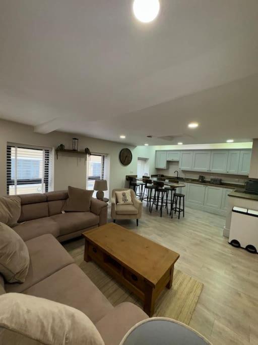 Centre Former Coach House Apartment *